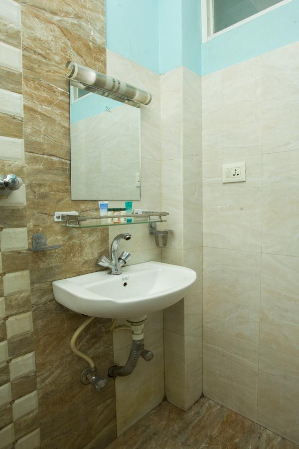 קטמנדו Oyo 145 Sirahali Khusbu Hotel &Lodge מראה חיצוני תמונה